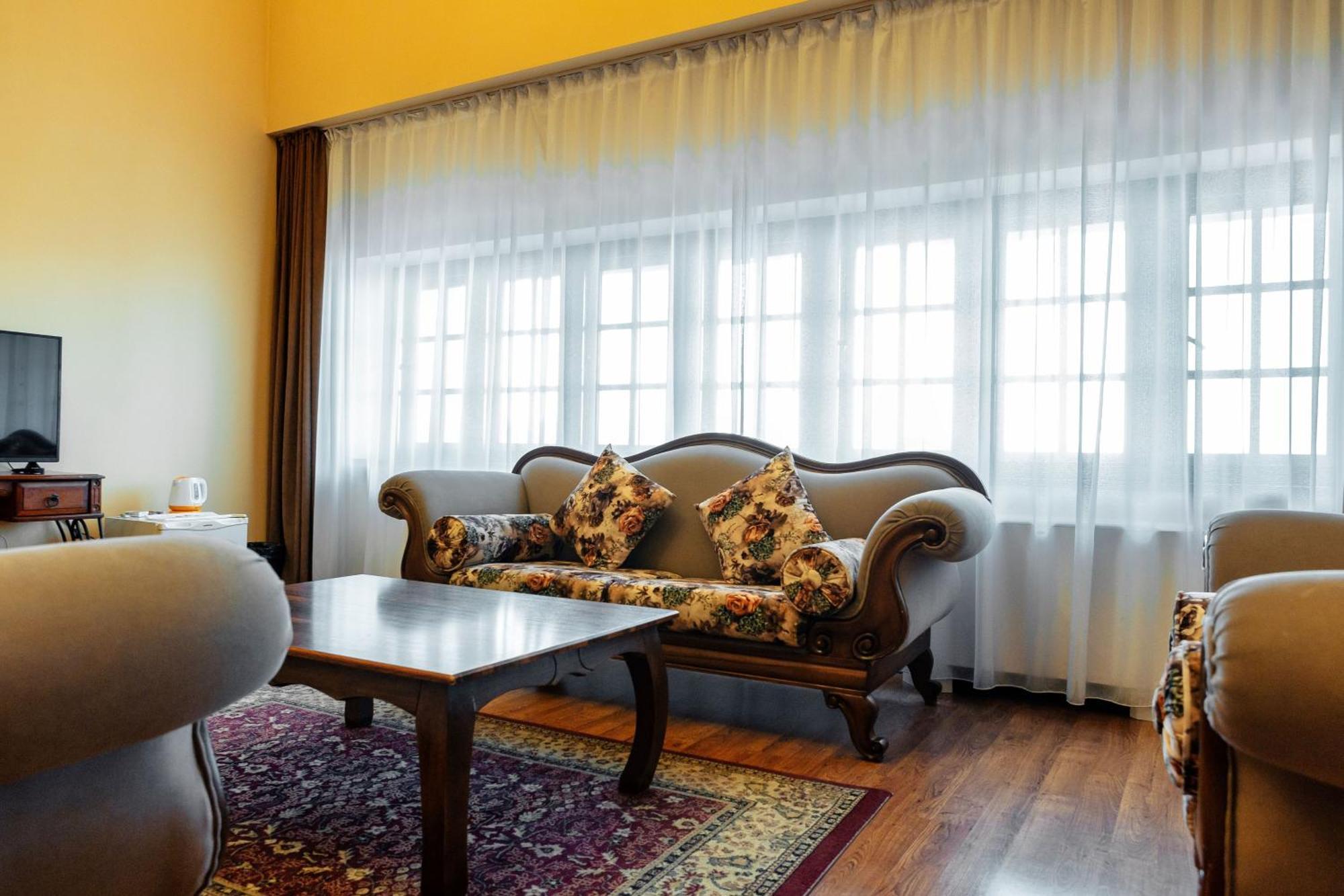 Park Hotel Kokshetau Щучінск Екстер'єр фото